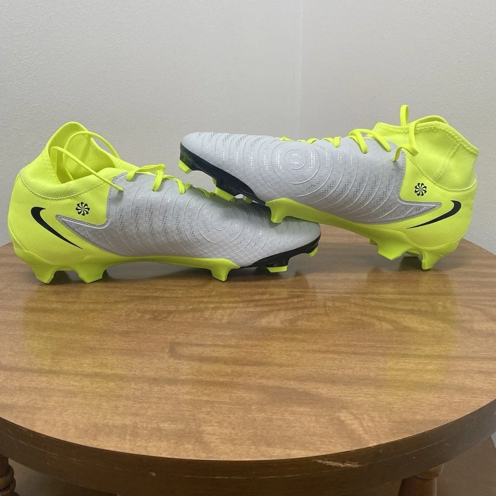 Nike phantom luna